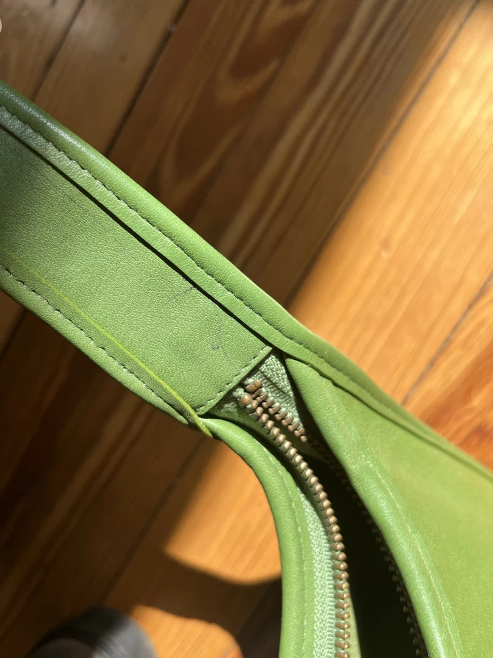Vintage Coach 9020 Ergo Mini Zip Rare Leaf Green Leather Shoulder Bag