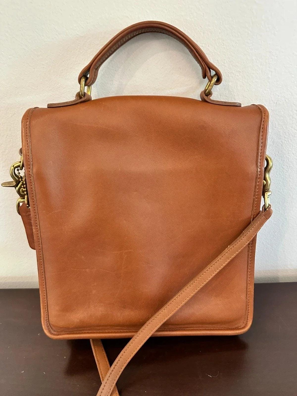 Vintage Coach 5130 Station British Tan Leather Crossbody Bag Purse