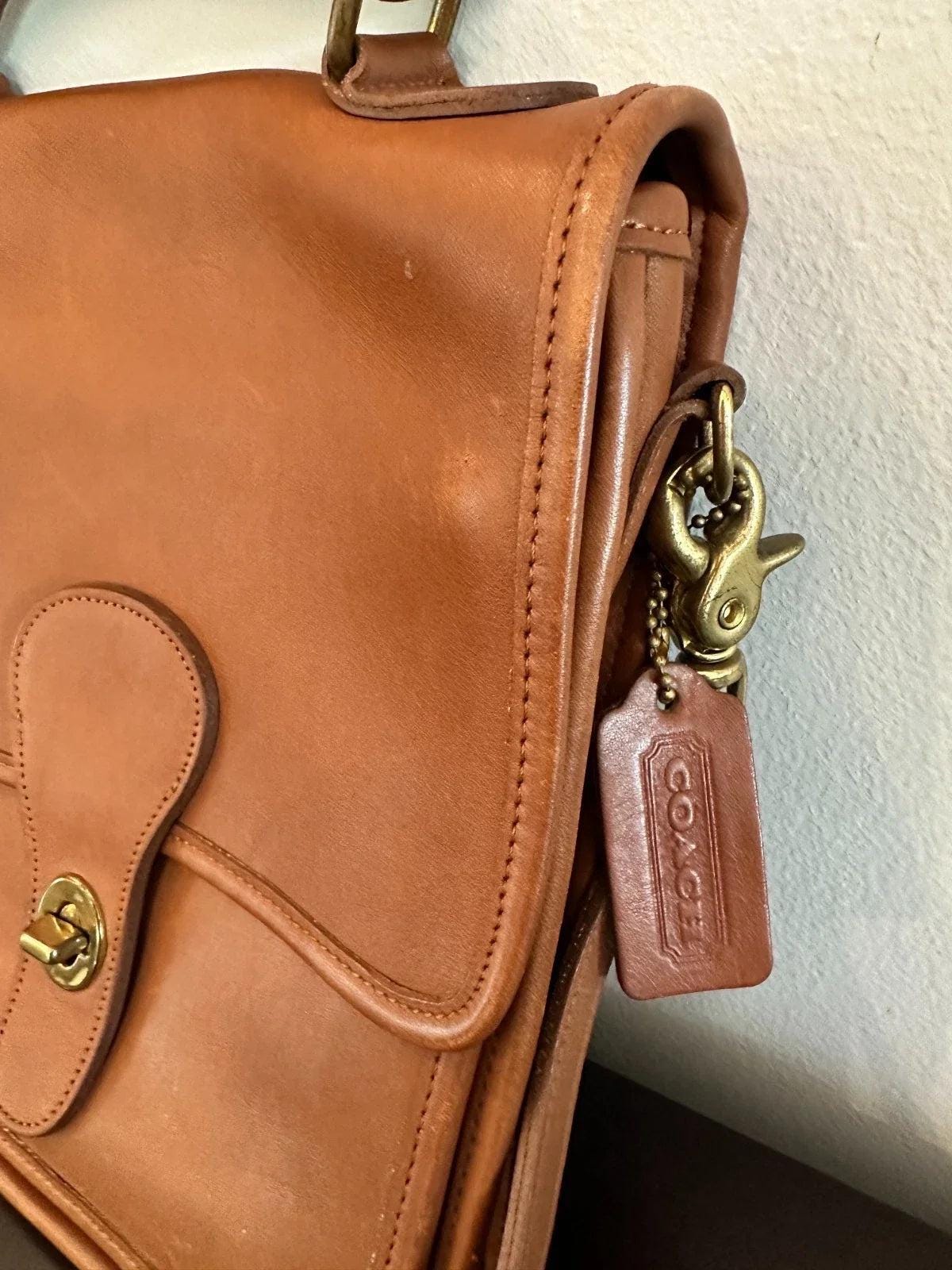 Vintage Coach 5130 Station British Tan Leather Crossbody Bag Purse